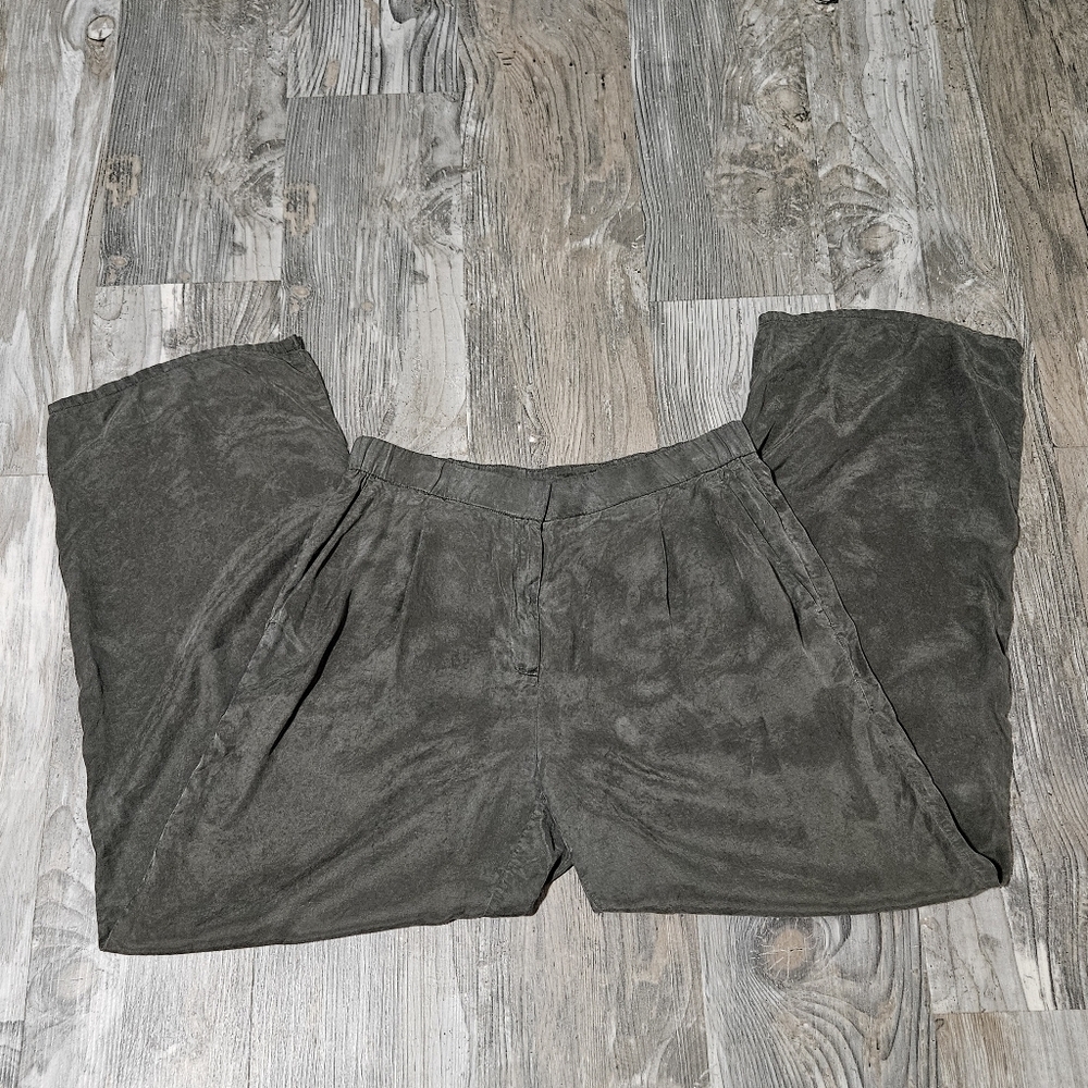 Eileen Fisher wide leg lyocell and tencel pants size medium